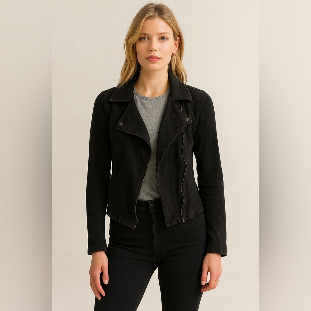 Lady Dutch Stretch Moto Style Jacket cropped in size Small​​​​​​​​​​​​​​